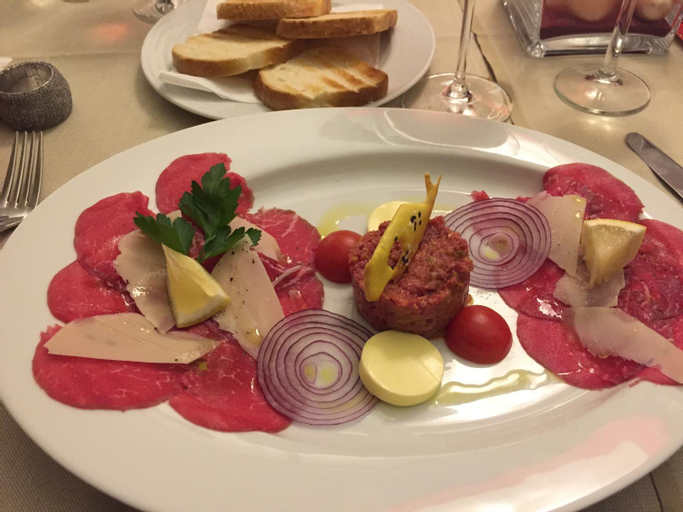 Food & Drinks 13