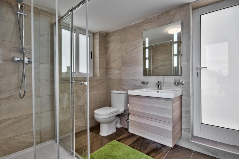 Bathroom 4, Maltese Luxury Villas - Sunset Infinity Pools, Indoor Heated Pools and More!