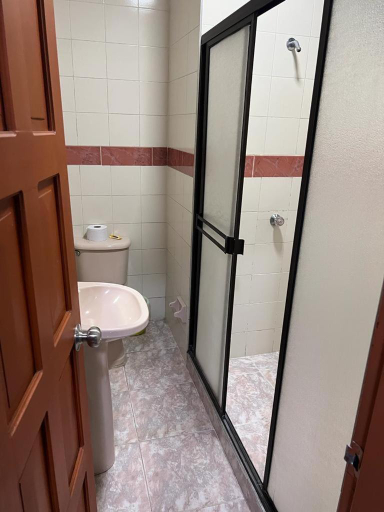 Bathroom 3, Hotel damayu, Melgar