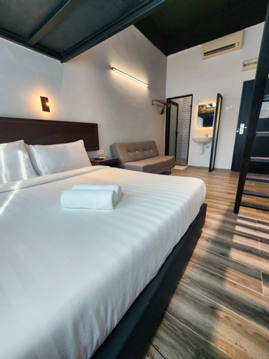 Bedroom 3, Georgetown Inn by Sky Hive, Penang Island