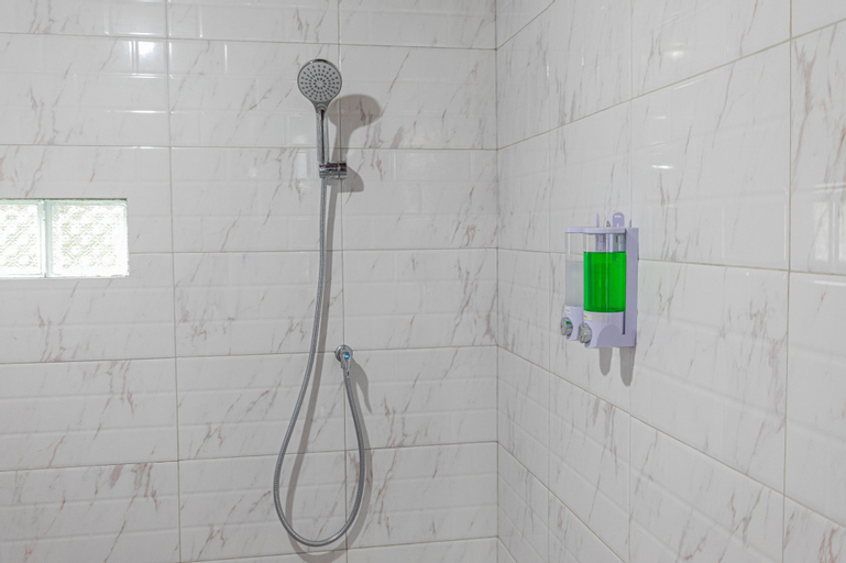 Bathroom 19