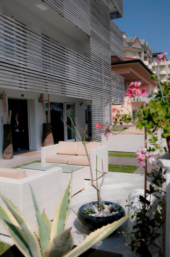 Exterior & Views 2, Kiss Beachfront Hotel & Restaurant, Ravenna