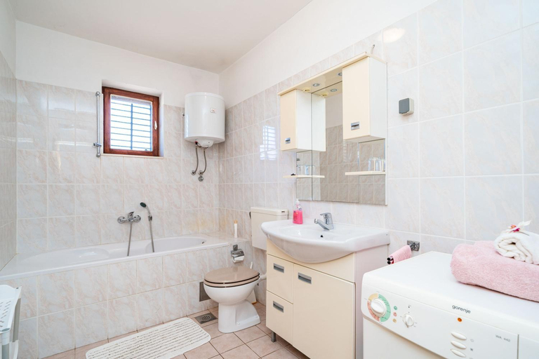 Bathroom 3, Apartment Bobic- Three Bedroom Apartment with Balcony and Sea View, Dubrovačko Primorje