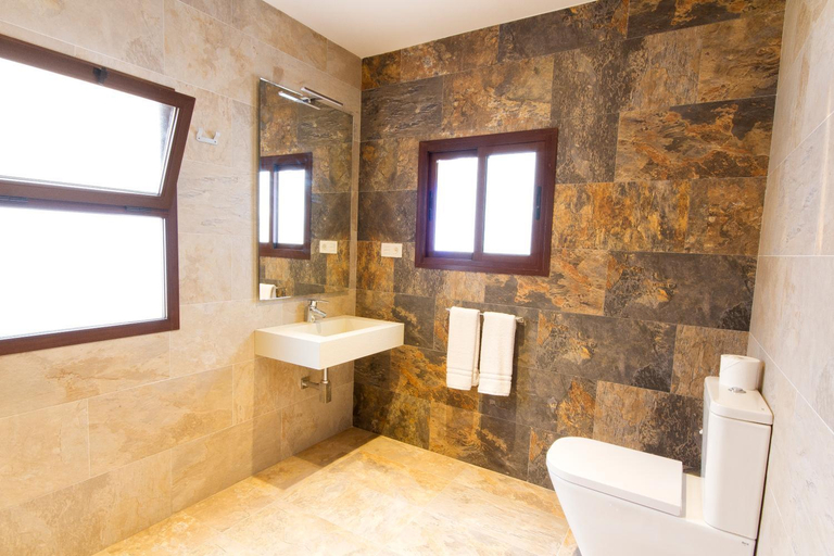 Bathroom 2, Lucero 12, Málaga