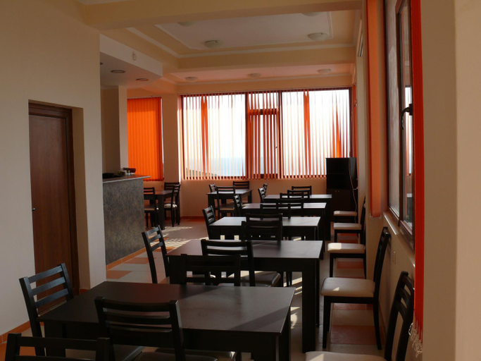 Food & Drinks 4, Complex Terazini, Byala