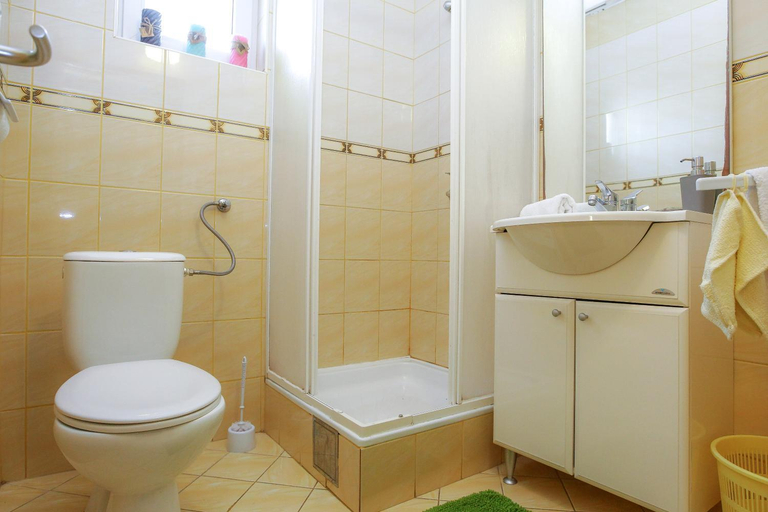 Bathroom 3, Lucky Luke Pool Apartments, Novalja