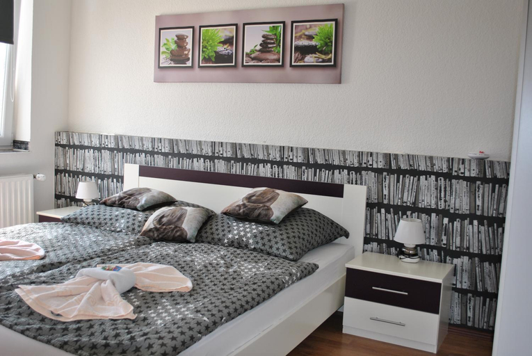 Bedroom 2, Suite-Apartement-Essen, Essen