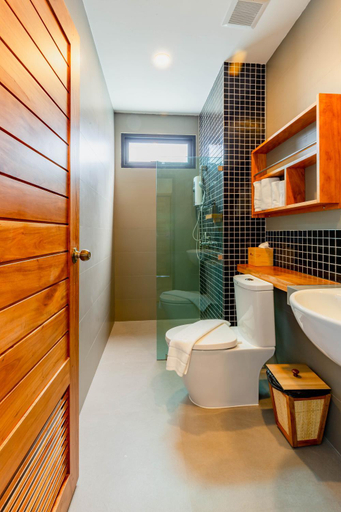 Bathroom 2, The Blue C Donsak, Don Sak