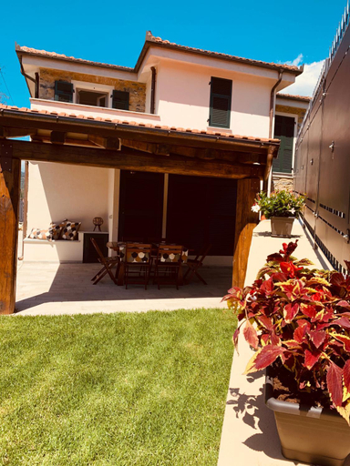 Others 4, Cabane Bed and Breakfast, Savona