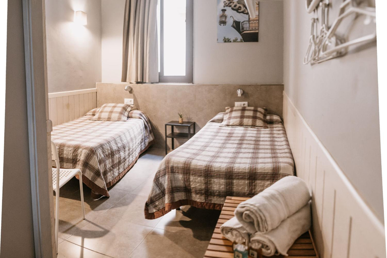 Bedroom 2, Pension 45, Barcelona