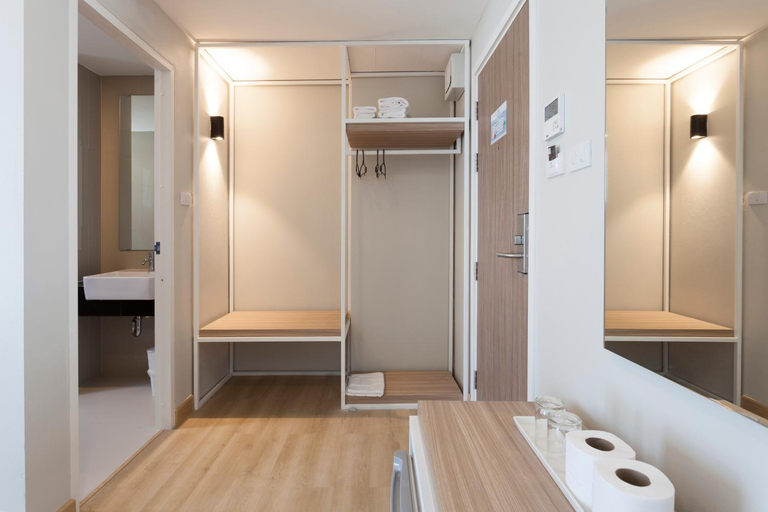 Bathroom 4, Easy Hotel 2, Muang Lamphun