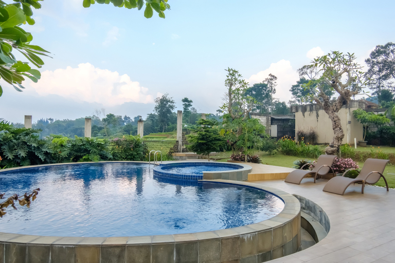 Sport & Beauty 4, TwoSpaces Living at deRos Resort & Cafe, Bogor, Bogor