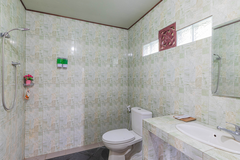 Bathroom 8