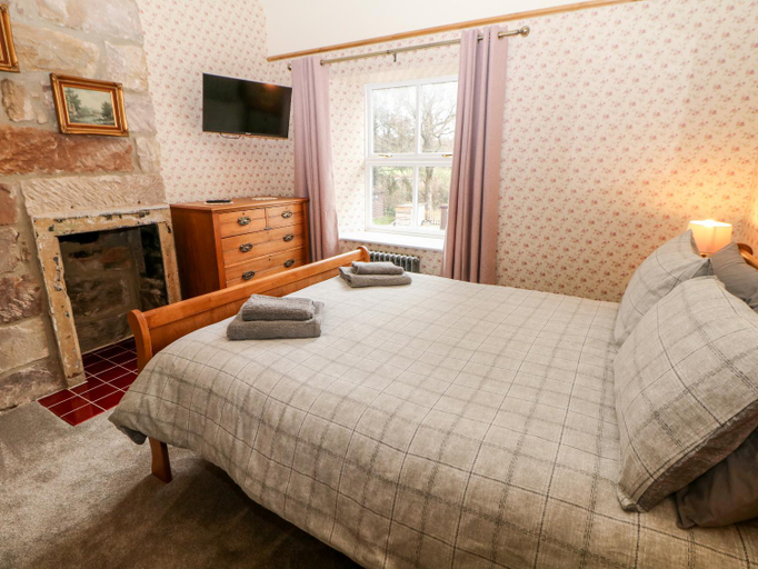 Bedroom, 3 Castle Orchard, Derbyshire