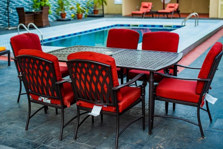 Food & Drinks 5, Crownsville Hotel - Airport Road, Ikwerre