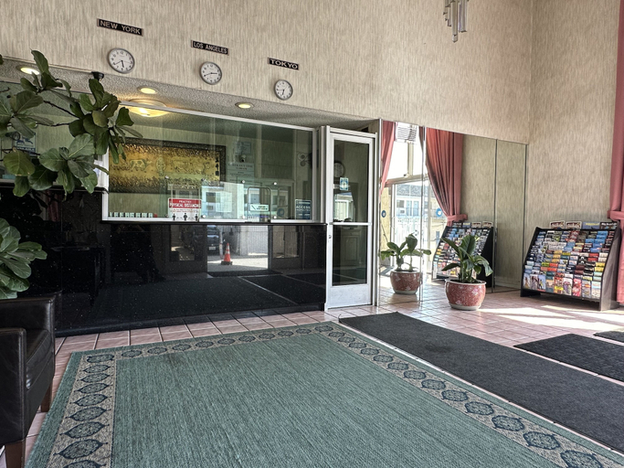 Exterior & Views 2, Garden Grove Inn, Orange