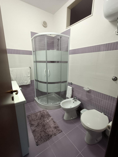 Bathroom 2, Assiri Garden House, Agrigento