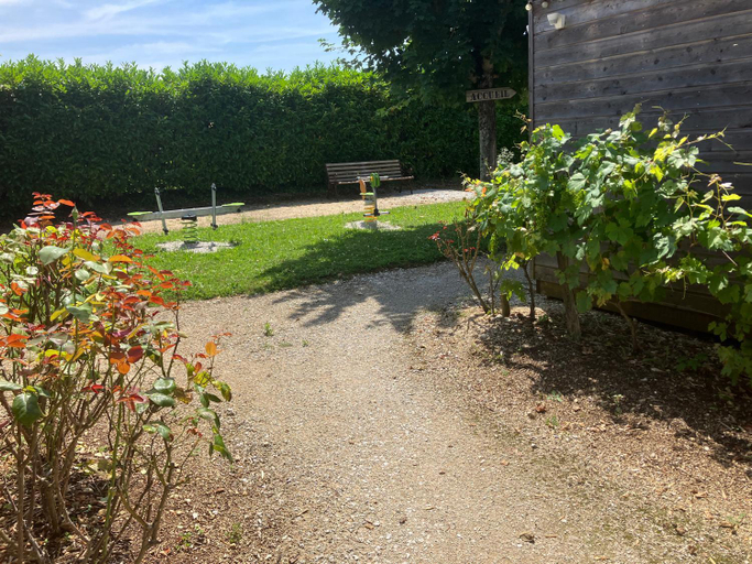 Others 4, Les Pilotis Du Cognac, Charente