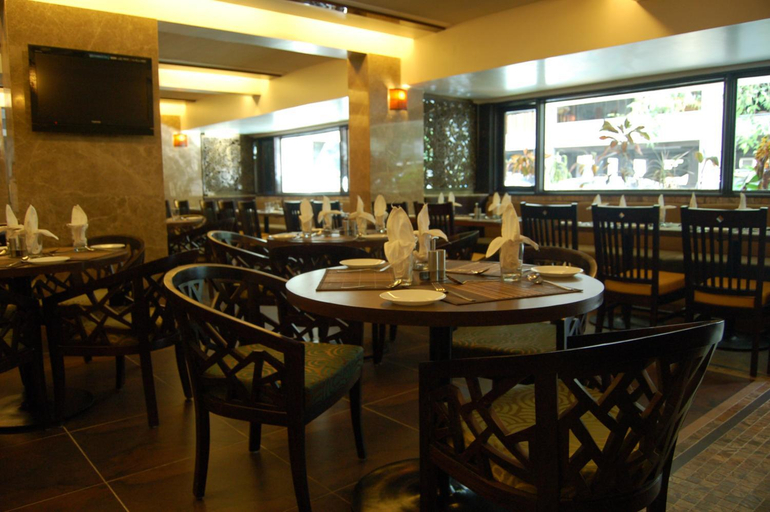 Food & Drinks 5, Comfort Inn President, Ahmadabad