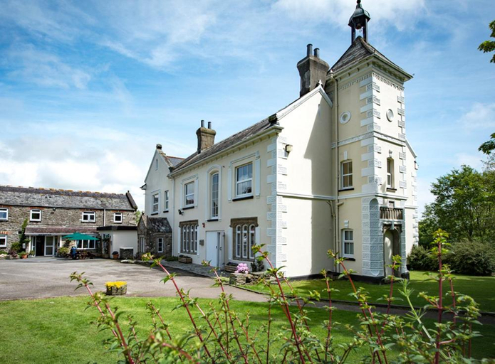 Exterior & Views 2, Killigarth Manor Holiday Park, Cornwall