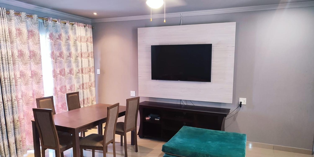 Dining Room 4, Labas Travellers Guesthouse, Umkhanyakude