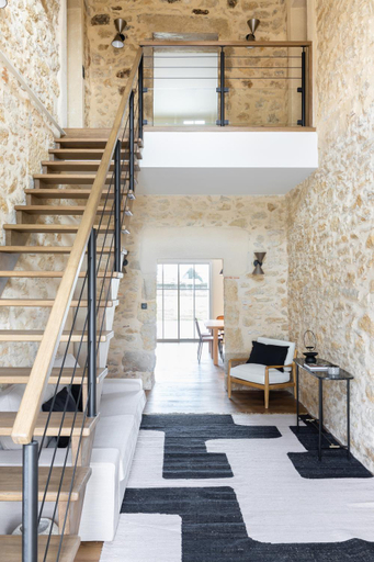 Public Area, Chateau de Callac, Gironde