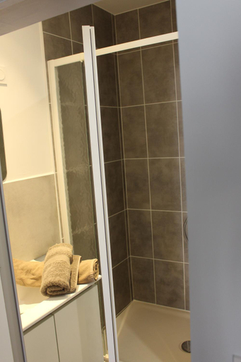 Bathroom 2, Gite le pied du geant - Local securise pour les velos, Ardèche
