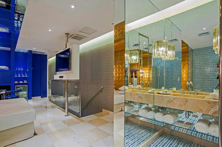 Others 3, Motel Acqua (Adult Only), Curitiba