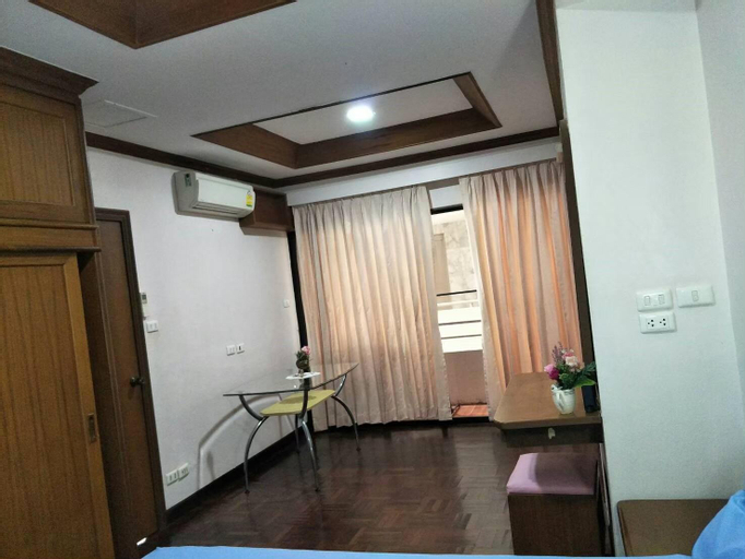 Others 5, Saranjai Mansion, Khlong Toey