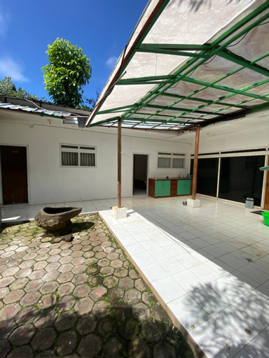 Exterior 4