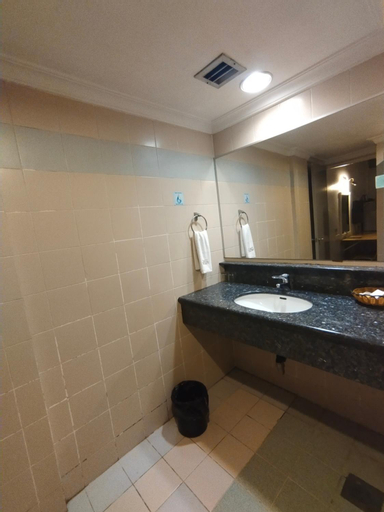 Bathroom 21