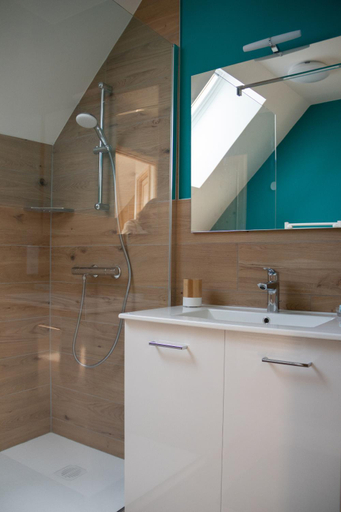 Bathroom 2, Gîte des Pierres de Barme, Puy-de-Dôme