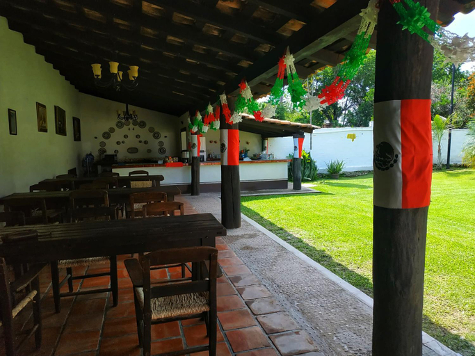 Food & Drinks, La Casona De La Esmeralda, Mascota
