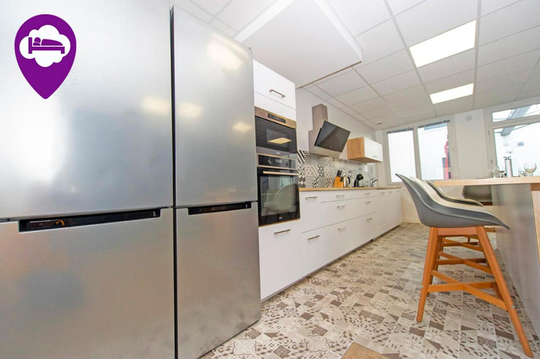 Others 4, Loc'Nuit - Chambres Tout Confort - Hyper Centre AGEN, Lot-et-Garonne