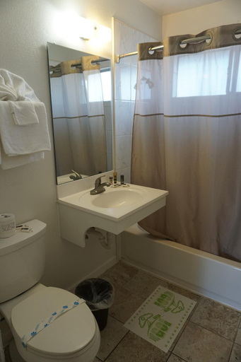Bathroom 3, Valley Motel, Contra Costa