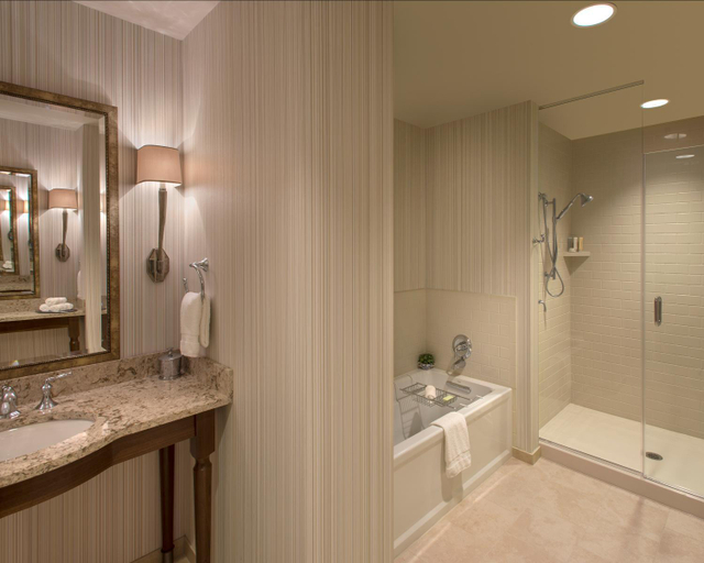 Bathroom 4, The Sewanee Inn, Franklin