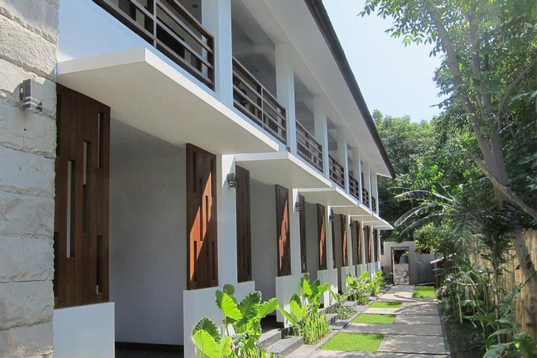 Exterior 15