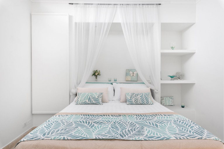 Room 2, Marziale apt, Napoli