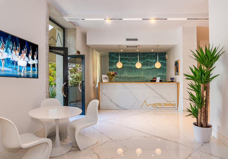 Public Area 3, Hotel Tirreno, Massa Carrara