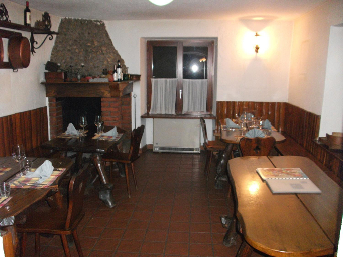 Food & Drinks 2, Grotto Pergola, Leventina