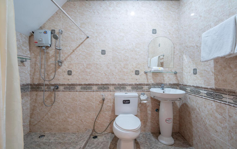 Bathroom 3, Beachfront Kalim Beach Villa, Pulau Phuket