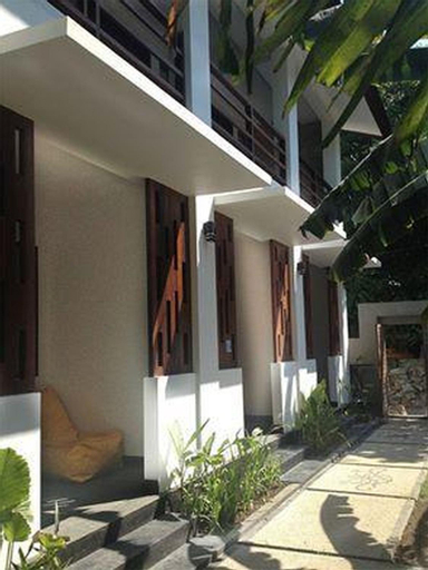 Exterior 14