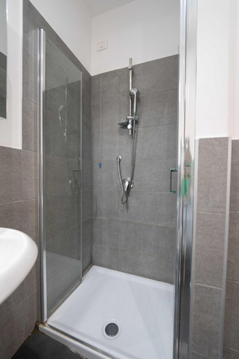 Bathroom 3, Napolidays Toledo Apartment By Dimorra, Napoli