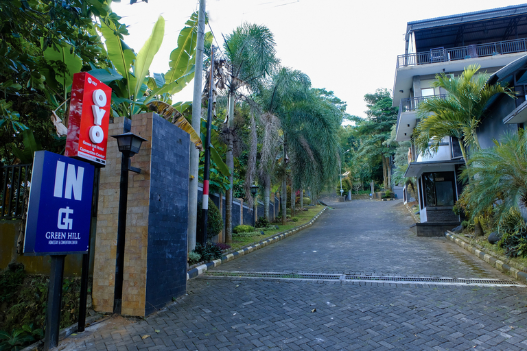 Exterior & Views 1, OYO 93862 Abang Homestay Syariah, Surabaya