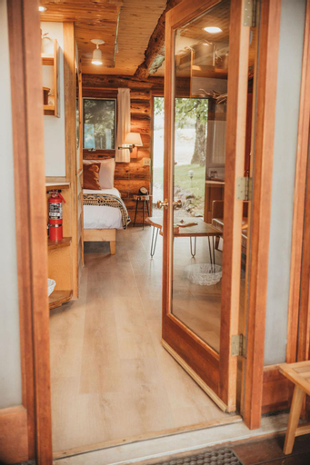 Others 2, Wilder and Pine Riverside Cabins, Skamania