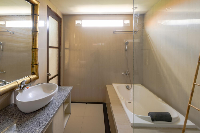 Bathroom 7