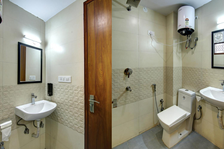 Bathroom 4, Hotel TMS Grand, Delhi