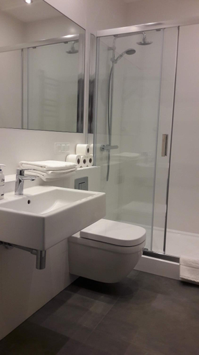 Bathroom 2, PRZYSTANEK KATOWICE Mariacka 26, Będzin