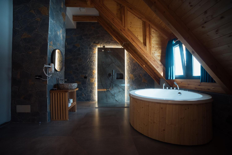 Bathroom 4, Hotel Kulla e Bajraktarit, Malësi e Madhe