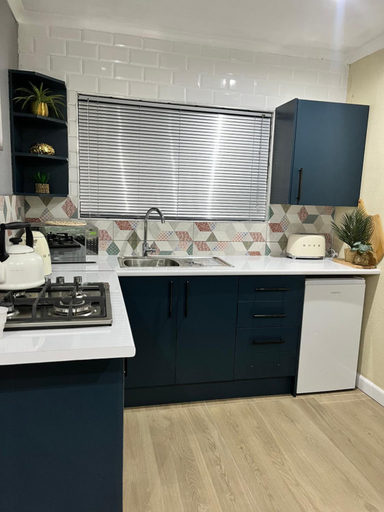 Others 5, Modern studio apartments, Gert Sibande